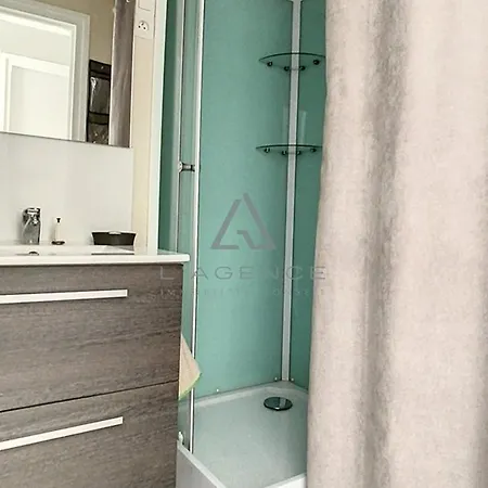 Renove Avec Balcon, Parking Prive, Proche Centre-ville Et - 2 Pers