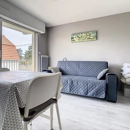 Apartment Renove Avec Balcon, Parking Prive, Proche Centre-ville Et - 2 Pers *